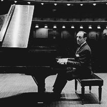 Famous pianist Vladimir Horowitz rehearsing